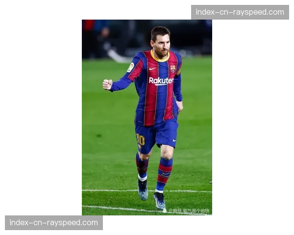 战术板：皇马对阵巴黎，姆巴佩与维尼修斯的射门转化率将决定比赛走势